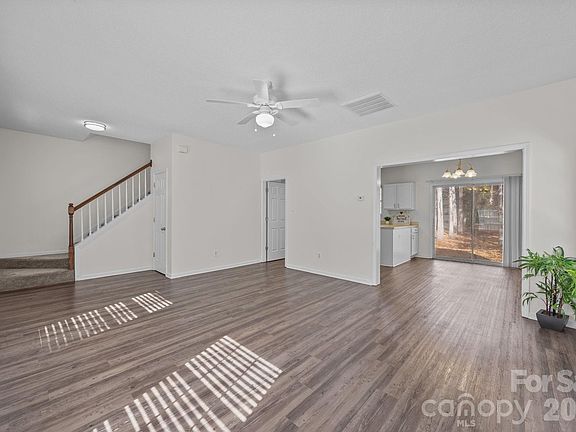 3rd image of 9201 Rotherham Ln
