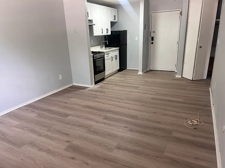 76.2 E Park St #8 — Photo 1