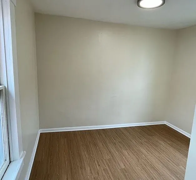 822 E Sycamore St — Photo 15