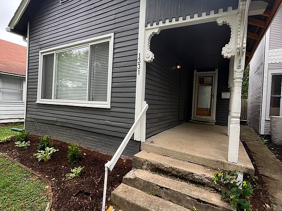 2nd image of 1331 Franklin St