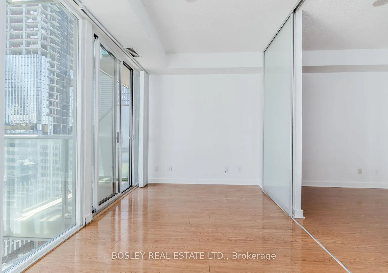 Boutique II — Photo 4