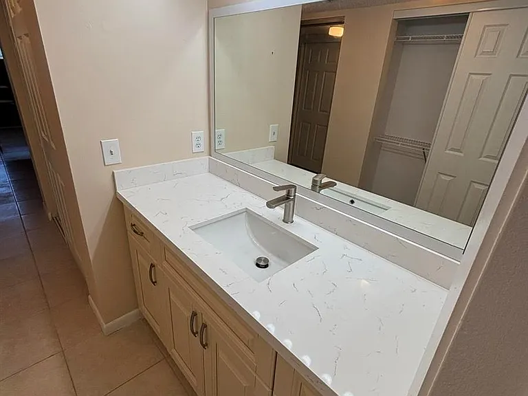 9833 Westview Dr #822 — Photo 6