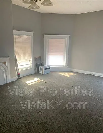 514 W Oak St — Photo 9