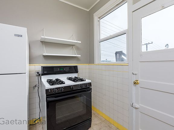 3rd image of 1896 Green St Unit 2