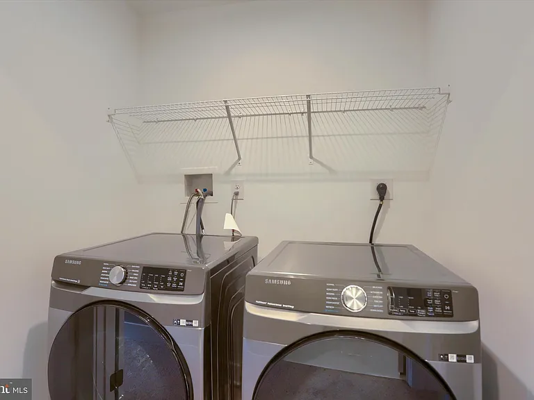 320 Walnut St — Photo 20