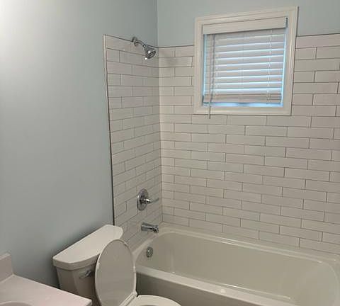 5th image of 208 Dove St APT D