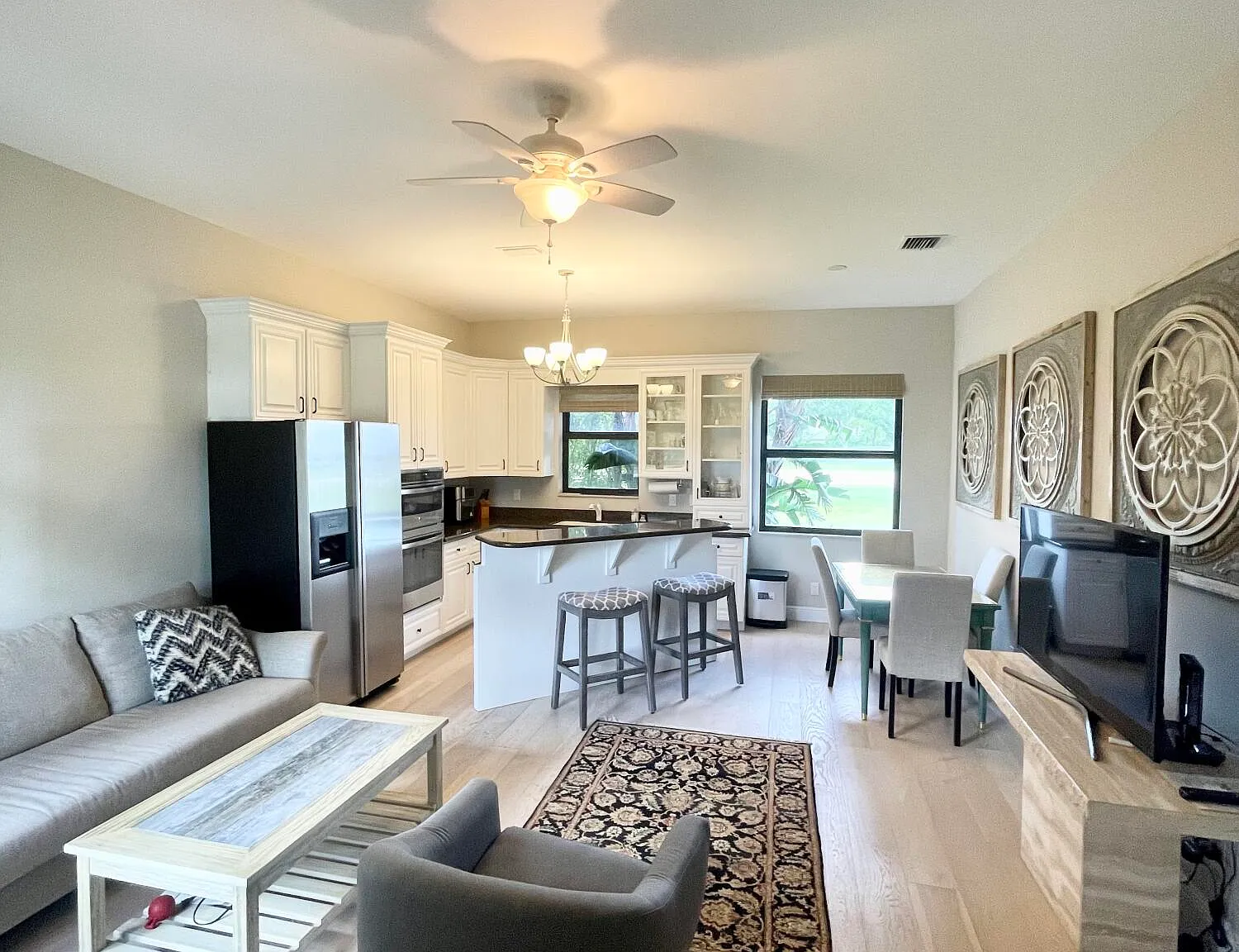 2 bed, 1.0 bath, 1000 sqft, $6,500 — Photo 2
