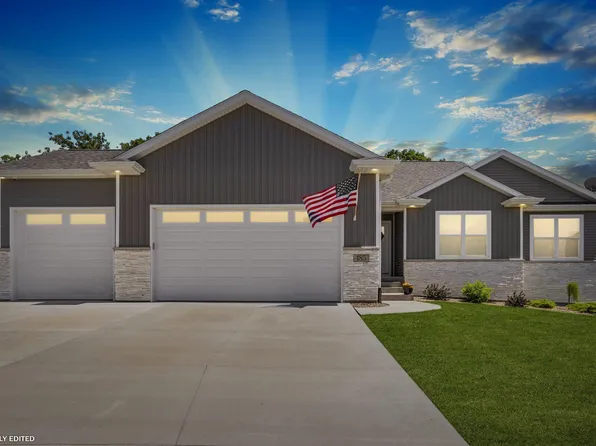 185 Eagle Ridge Dr, Waverly, IA 50677