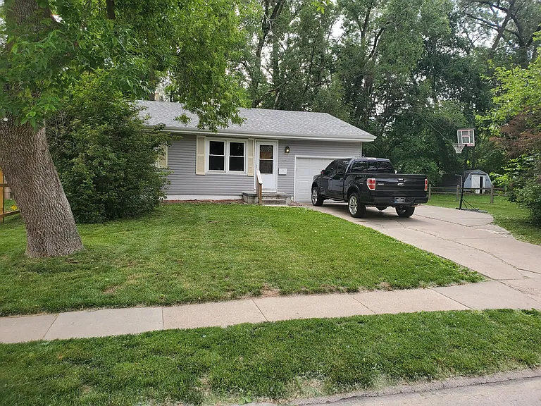 7235 N 39th Ave — Photo 1