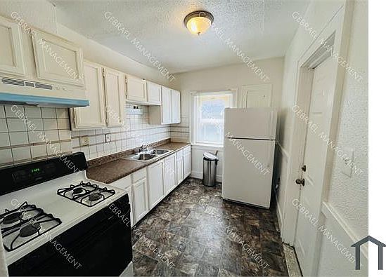 3rd image of 14808 Marlowe St