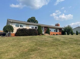 2880 Crestway Dr, Zanesville, OH 43701