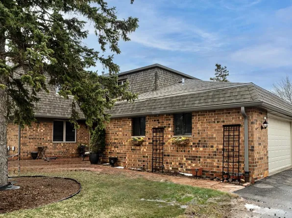 8179 S Forest Hills CIRCLE, Franklin, WI 53132