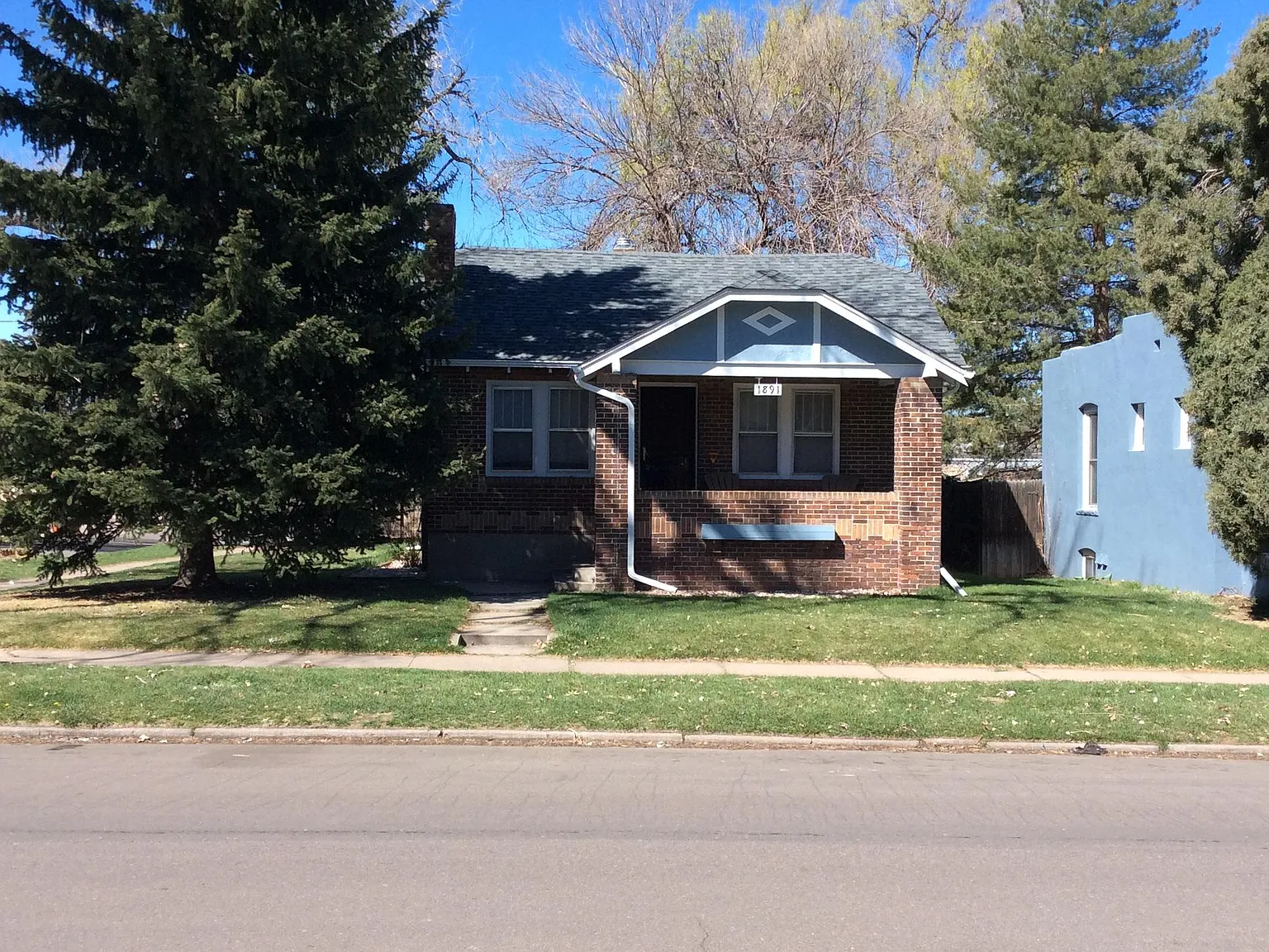 2 bed, 930 sqft, $2,460 — Photo 1