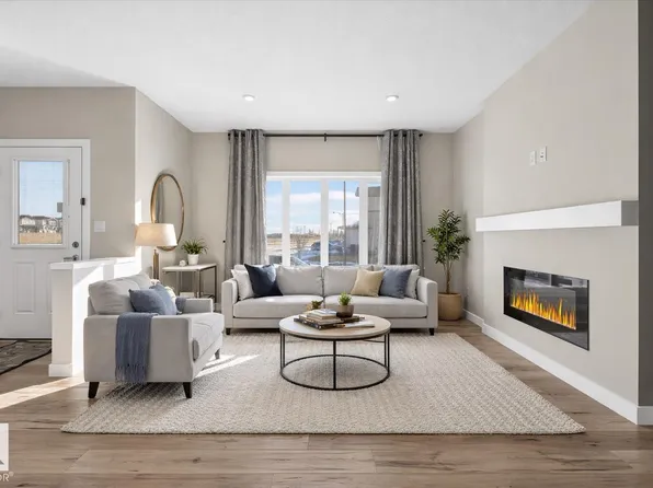 9876 206th St NW, Edmonton, AB T5T 0W9