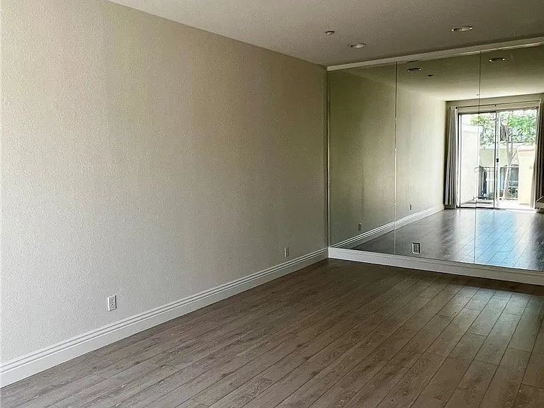 1805 Crescent Oak — Photo 5