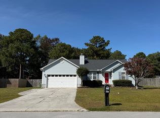 147 Lawndale Ln, Sneads Ferry, NC 28460