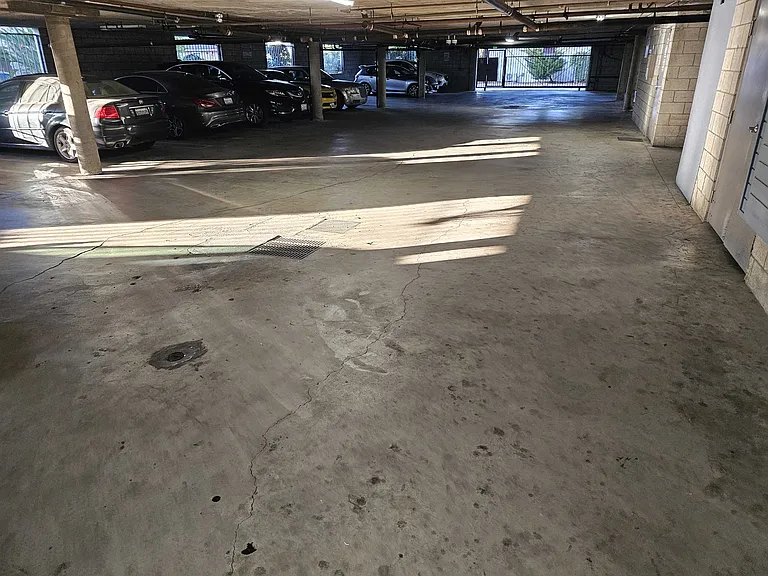 Sherman Way — Photo 8