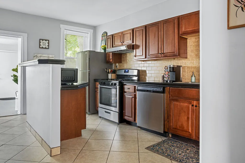2 bed, 1000 sqft, $1,795 — Photo 4