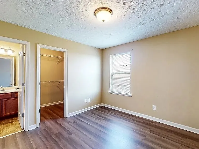 805 Lower Park Pl — Photo 4