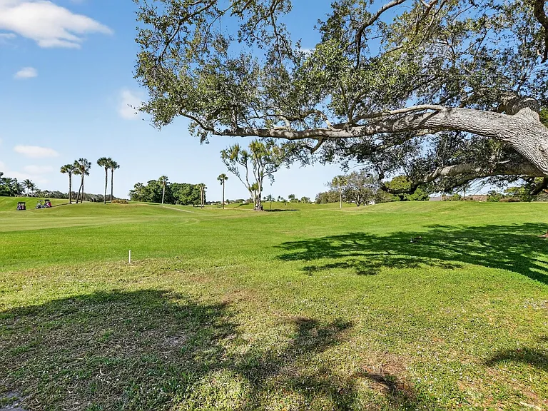 661 Hollows Cir — Photo 43
