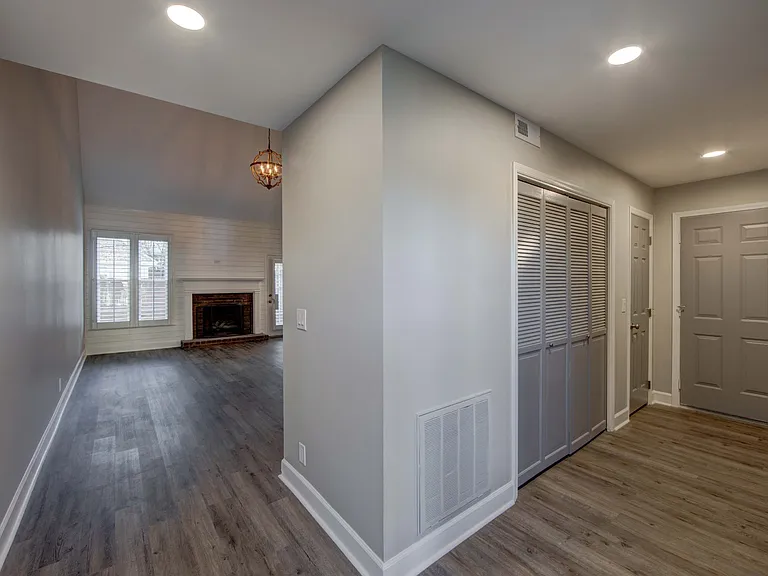 1129 W Main St #4 — Photo 11