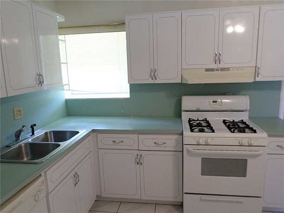 3rd image of 18705 NW 10th Ct