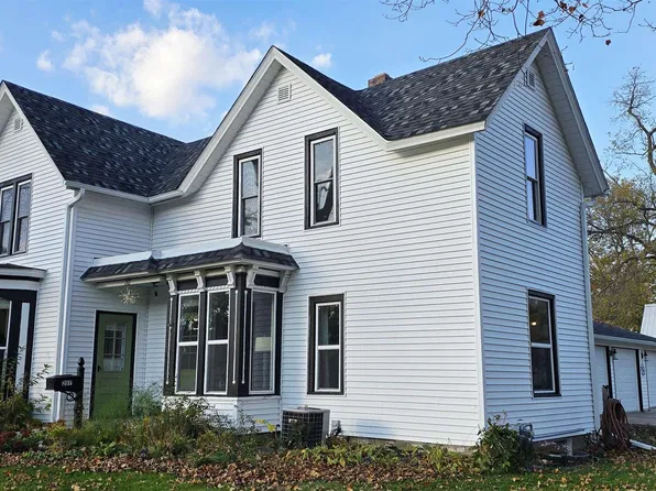 207 Spriggs St, Charles City, IA 50616