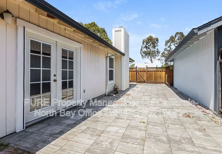 2048 Pinercrest Dr — Photo 18