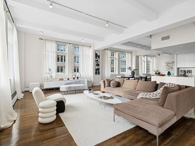 245 7th Ave, New York, NY, 10001