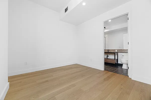 Rented by West 124th Manager LLC | media 42