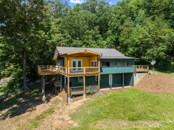 632 Thunder Rd, Clyde, NC 28721