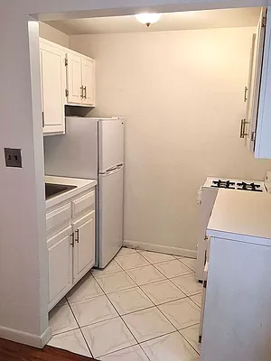 Rented by Oxford Property Group | media 19