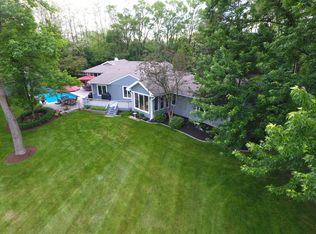 321 Old Sutton Rd, Barrington, IL 60010