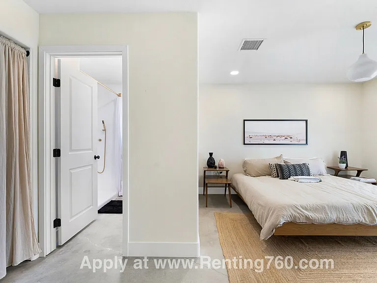 321 N Bonita Ave — Photo 25