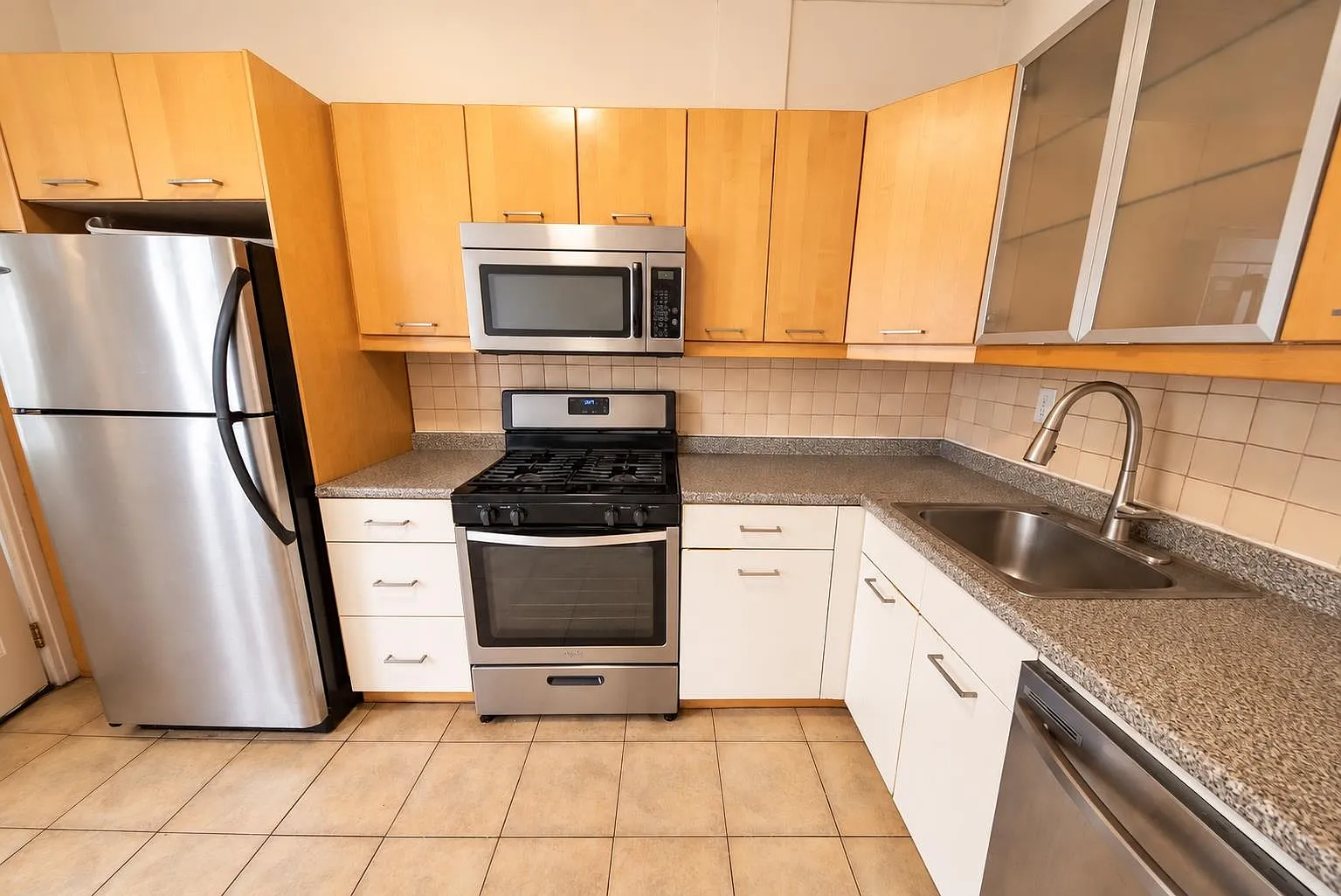 3 bed, 1.0 bath, $2,650 — Photo 3