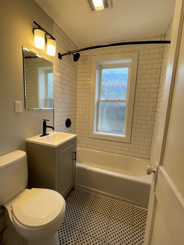 Studio, 371 sqft, $1,900 — Photo 3