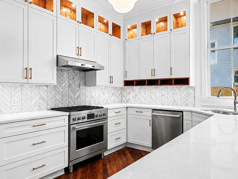 1202 E Duffy St — Photo 11