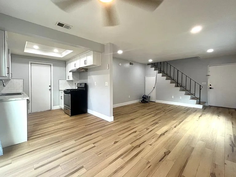 RV T 1708 — Photo 12