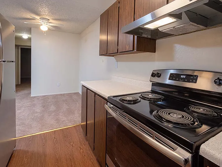 PARK CLUB APARTMENTS — Photo 8