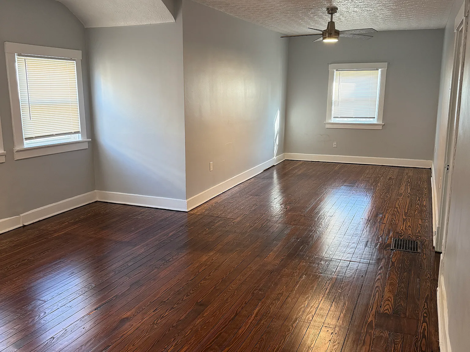 2 bed, $1,100 — Photo 3