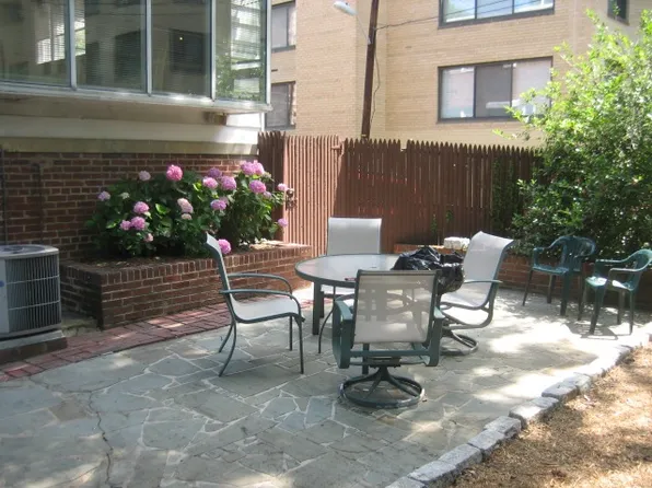 3520 Davenport St NW, Washington, DC 20008