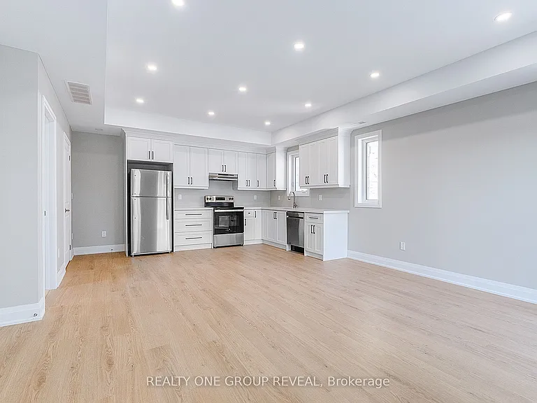 227 Grenfell St #3 — Photo 10