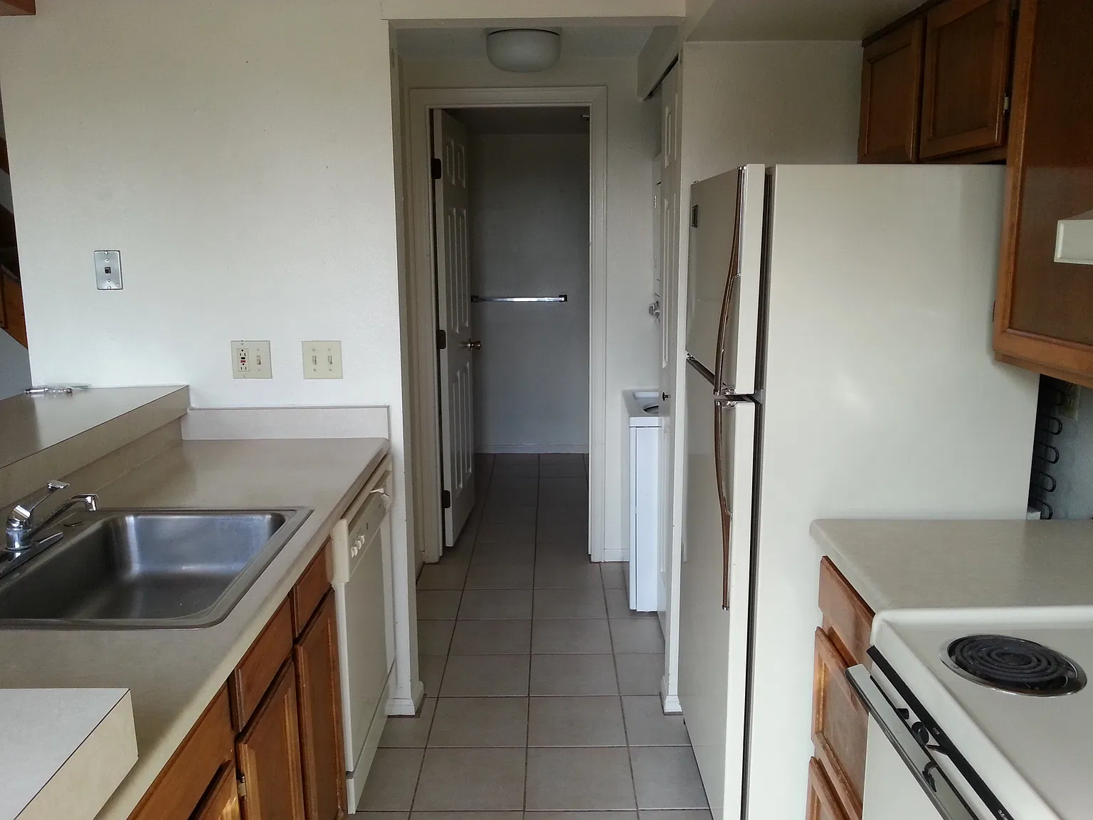 4899 S Dudley St — Photo 2