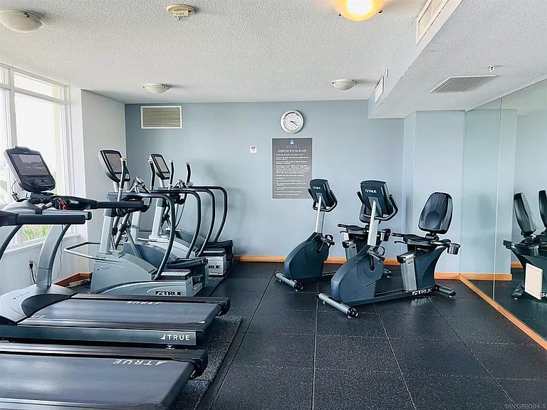 850 Beech St #704 — Photo 30