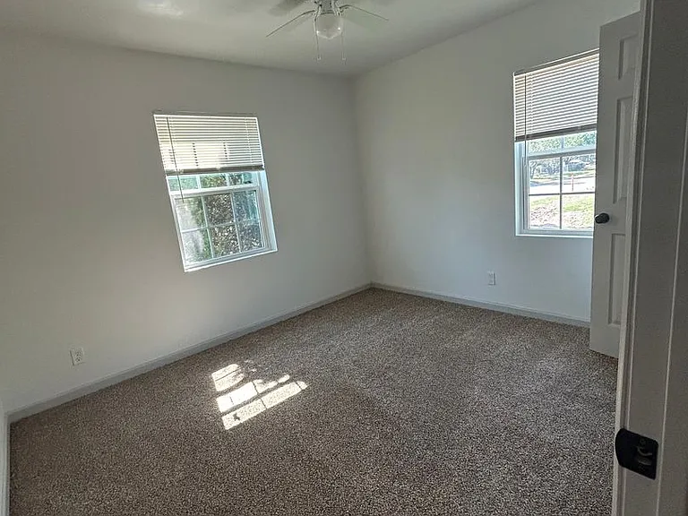 1529 NW Smith Ave — Photo 8
