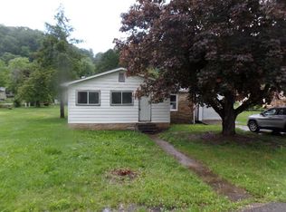 288 Lucas St, Lester, WV 25865