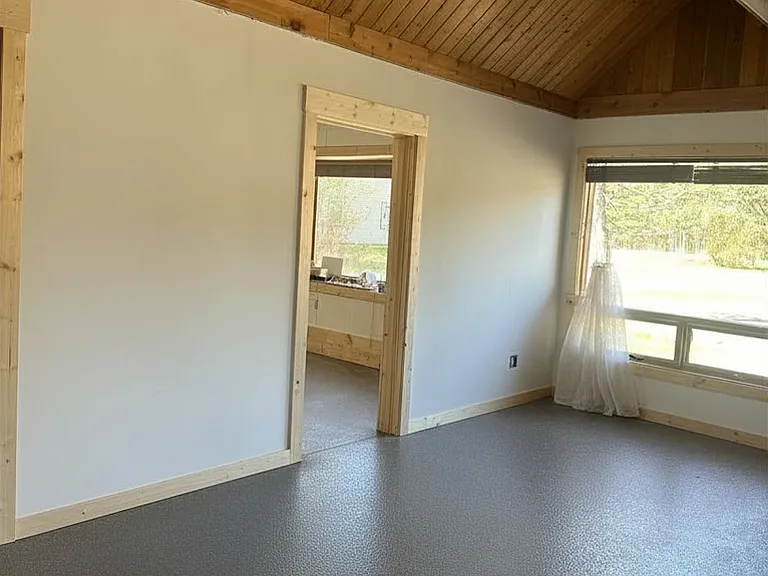 3740 Country Dr — Photo 9