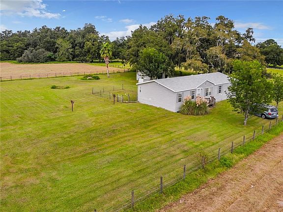 4th image of 8996 NE 19th Way