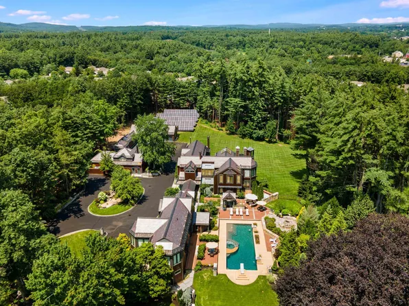 182 Meetinghouse Road, Bedford, NH 03110