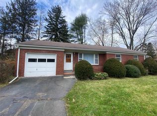 1944 Castle Gardens Rd, Vestal, NY 13850